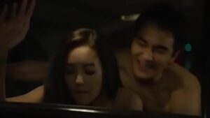 Đụ gái xinh trên xe hơi cực dâm